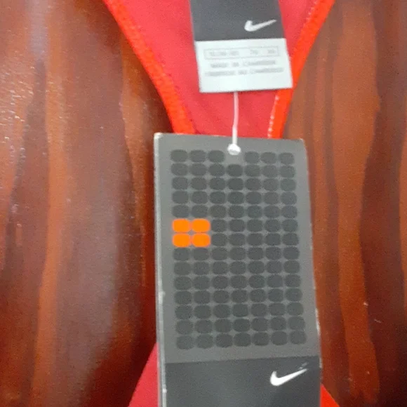 Nike sz XL training tee NWT red racer back mesh on sides black - Picture 3 of 5